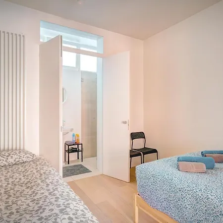 The Bright Stone Lodge. Heart Of * Antwerp